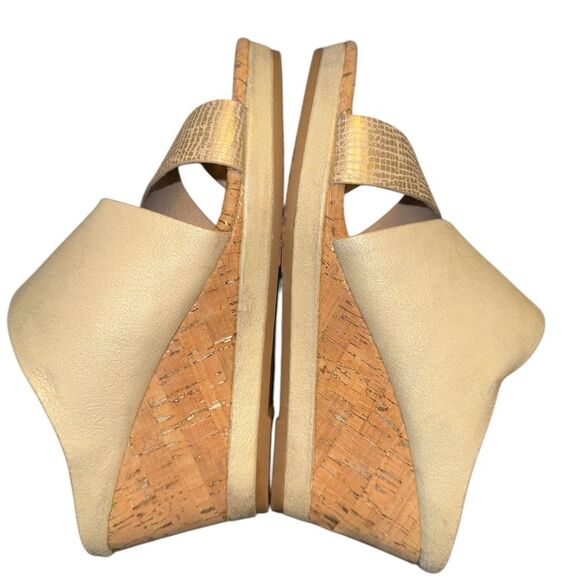 NWOB  Donald Pliner Montce 26 Wedge Sandal Size 9  Gold Metallic - Picture 5 of 11